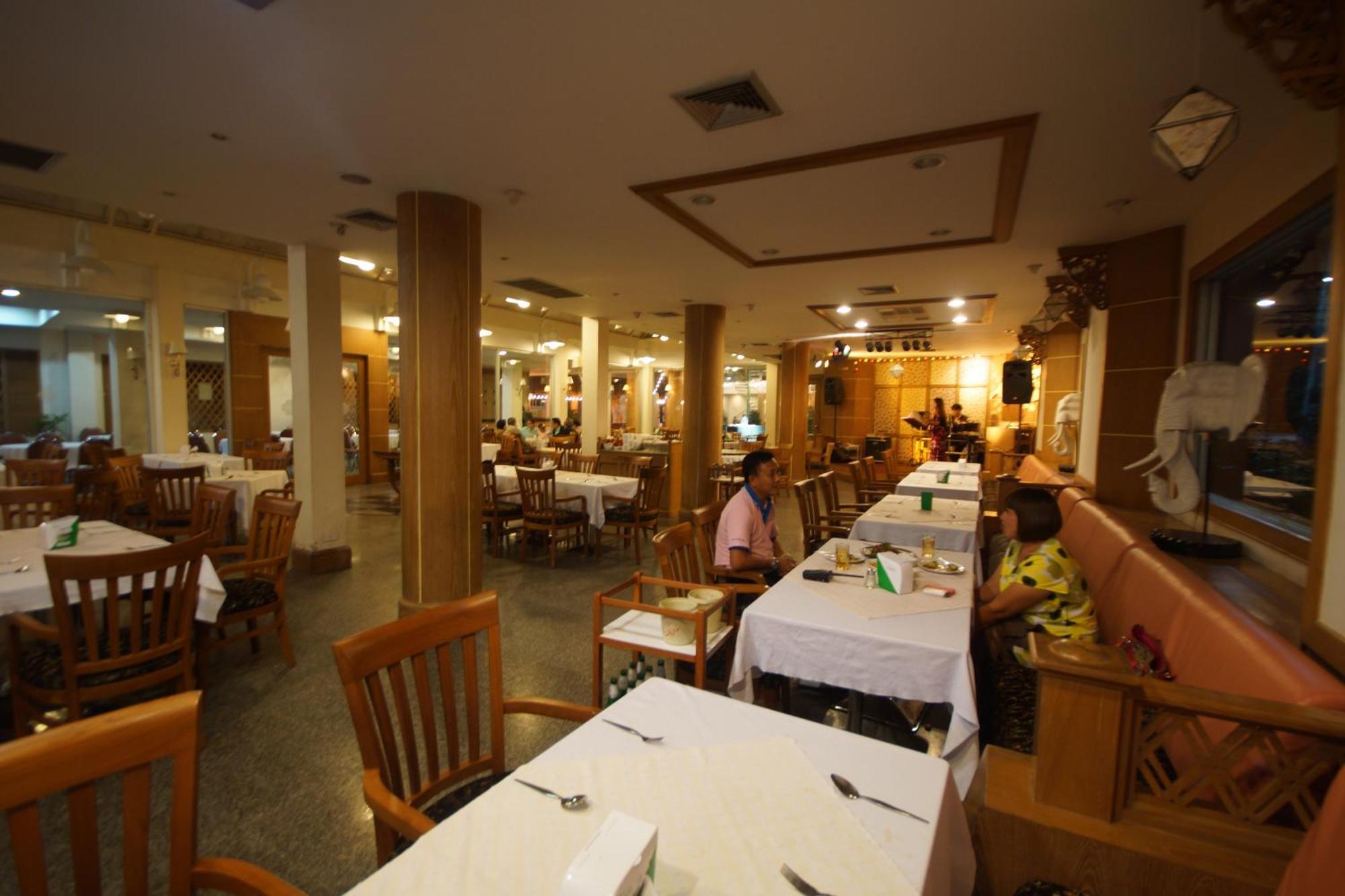 Dhevaraj Hotel Nan Dış mekan fotoğraf