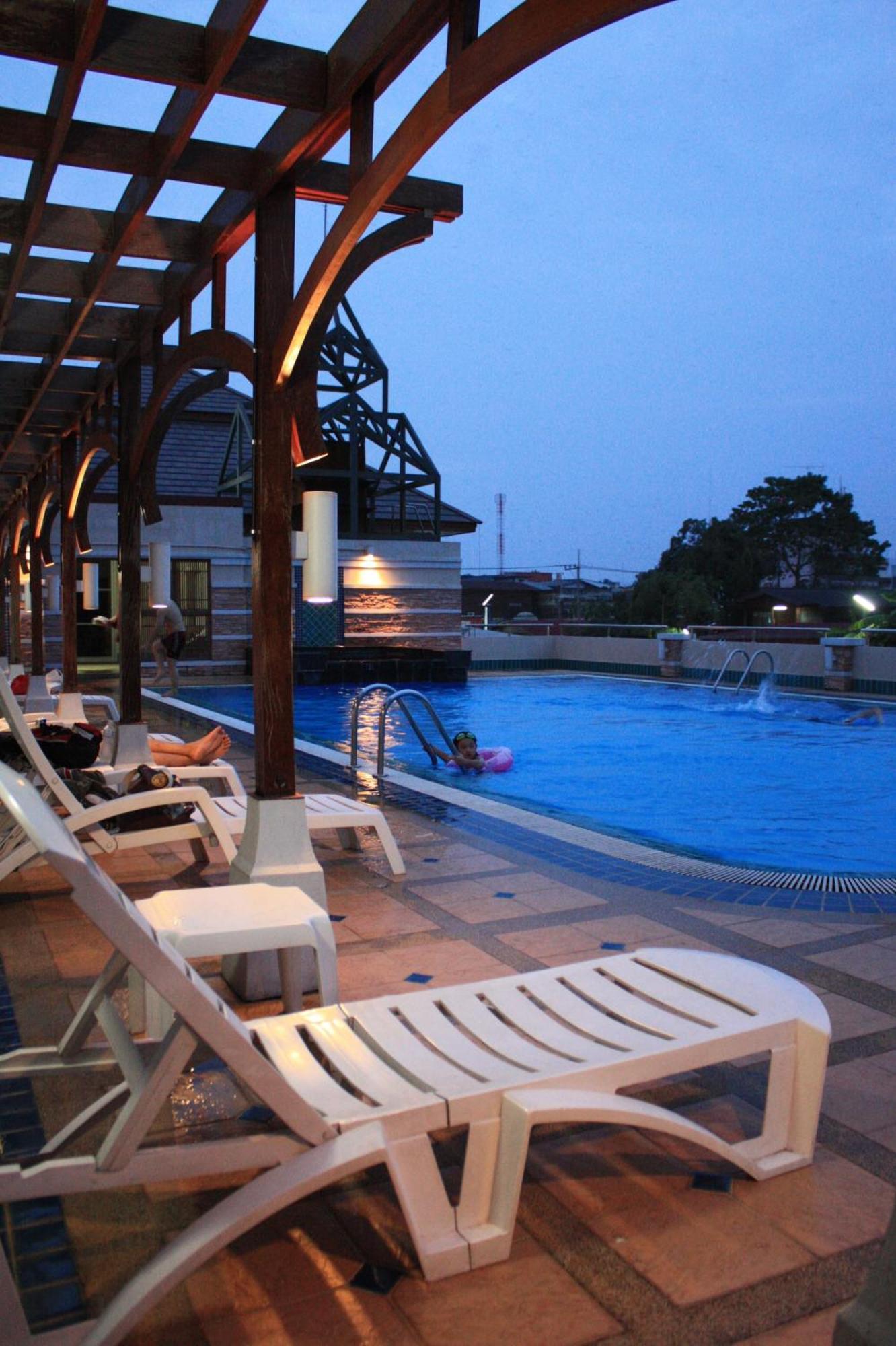 Dhevaraj Hotel Nan Dış mekan fotoğraf