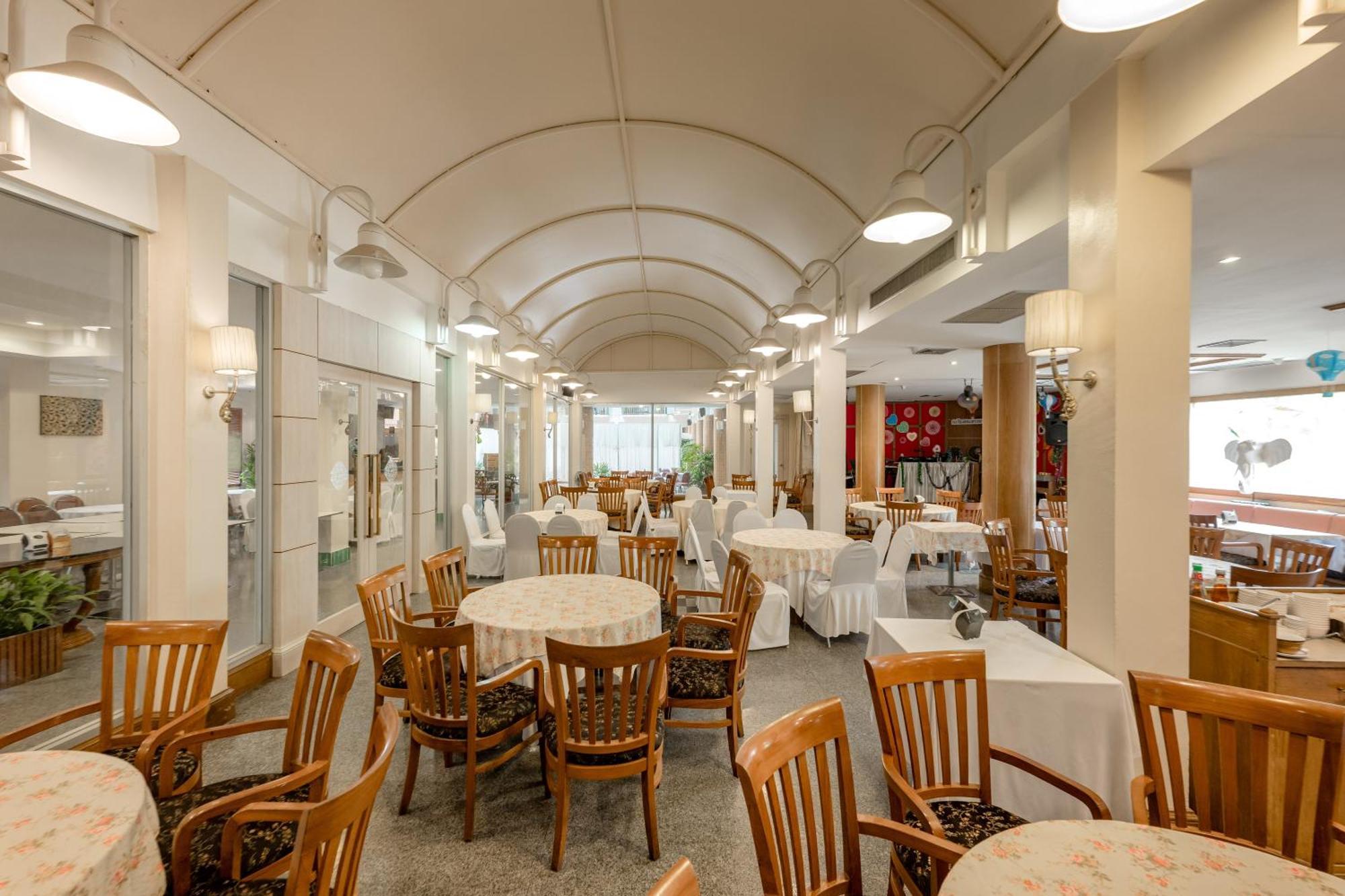 Dhevaraj Hotel Nan Dış mekan fotoğraf