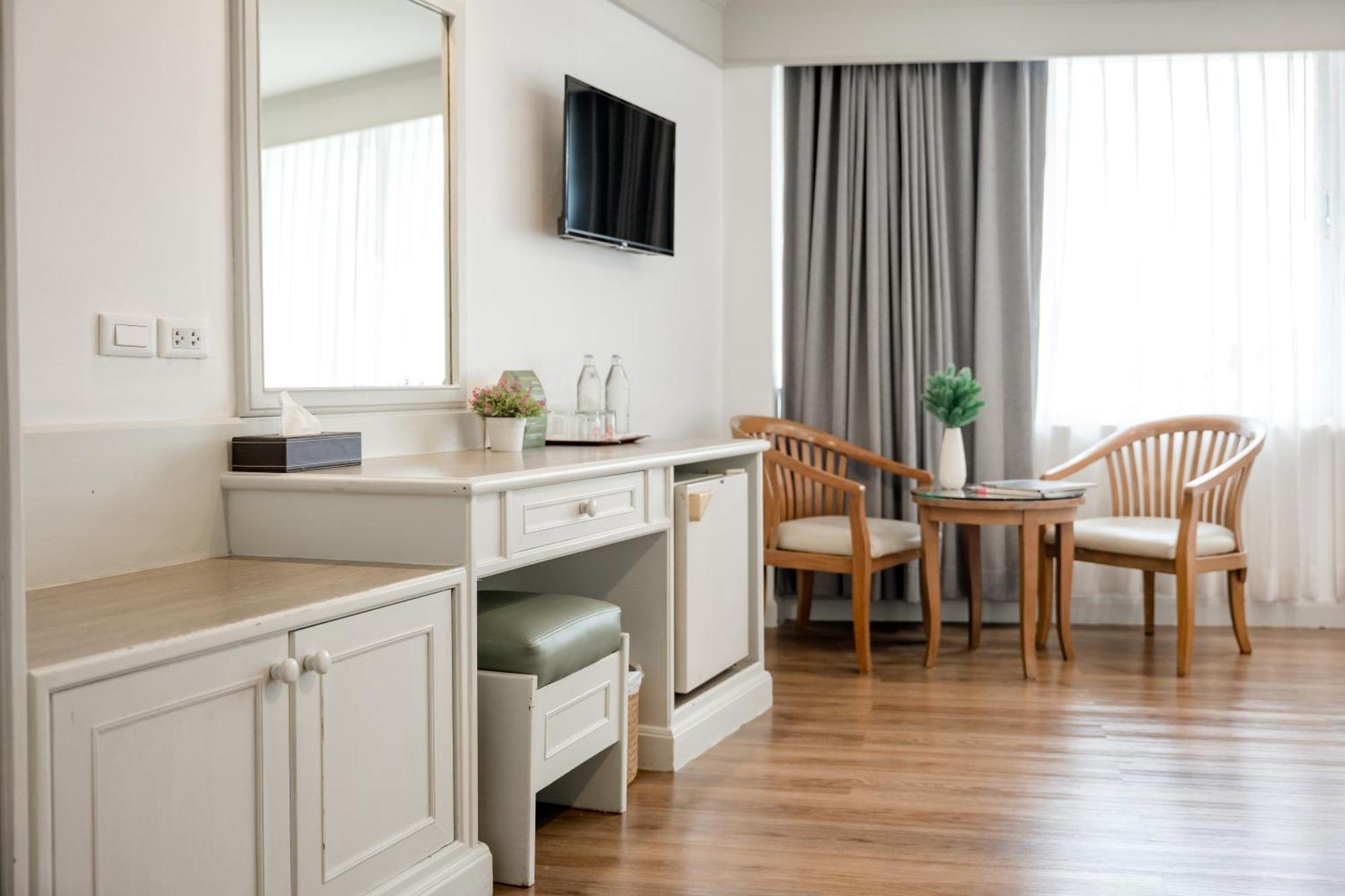 Dhevaraj Hotel Nan Dış mekan fotoğraf