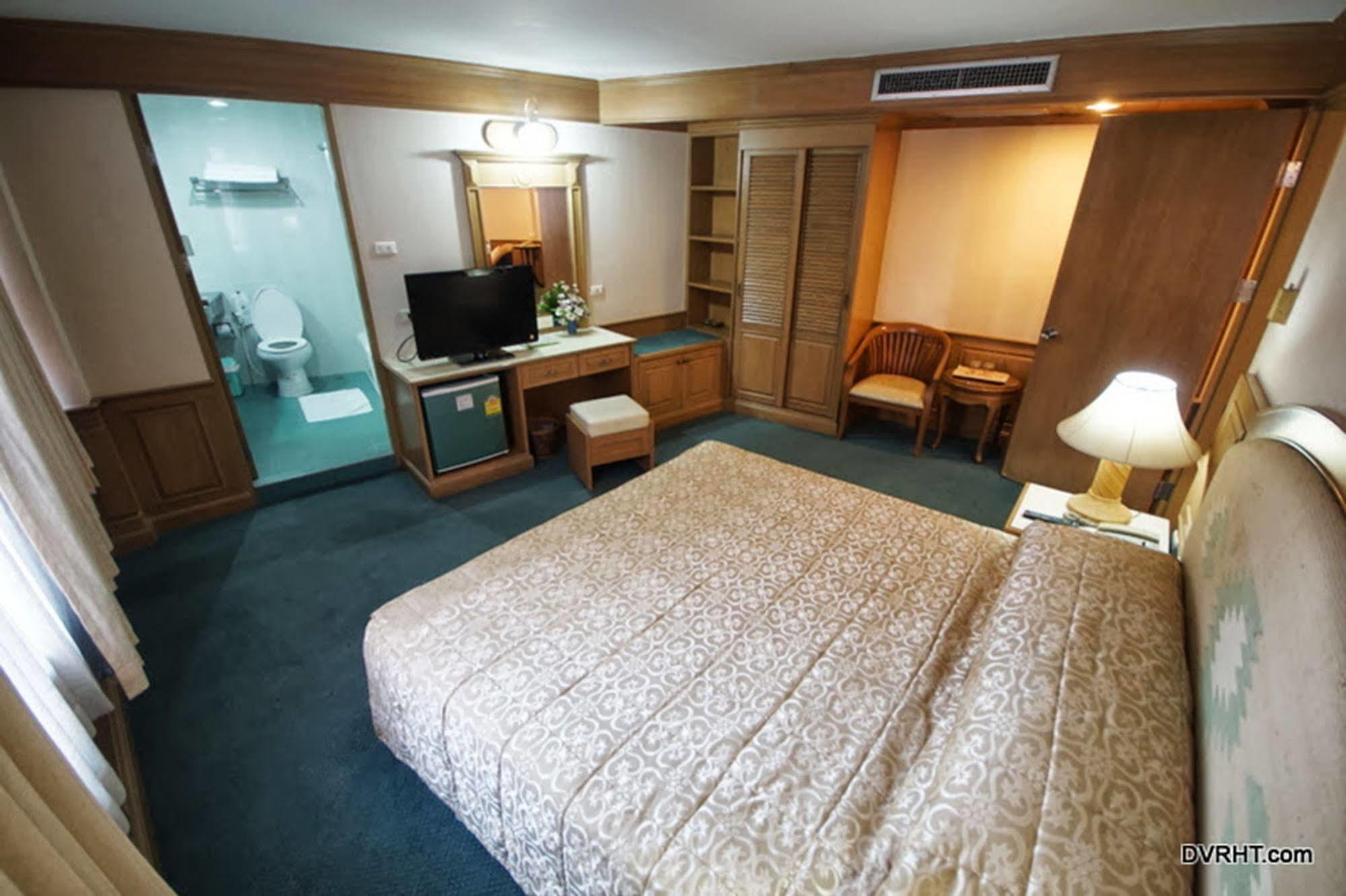 Dhevaraj Hotel Nan Dış mekan fotoğraf